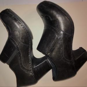 Dansko chunky heel clogs with zippers size 39